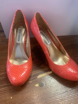 Steve Madden Heels (Size 6)