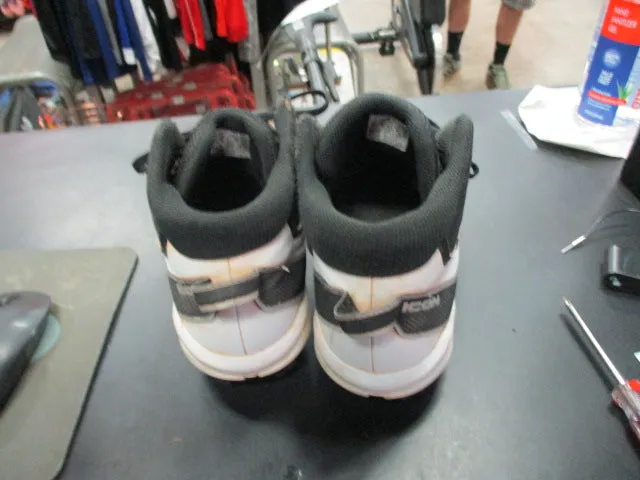 Used Adidas Icon Cleats Size 8.5