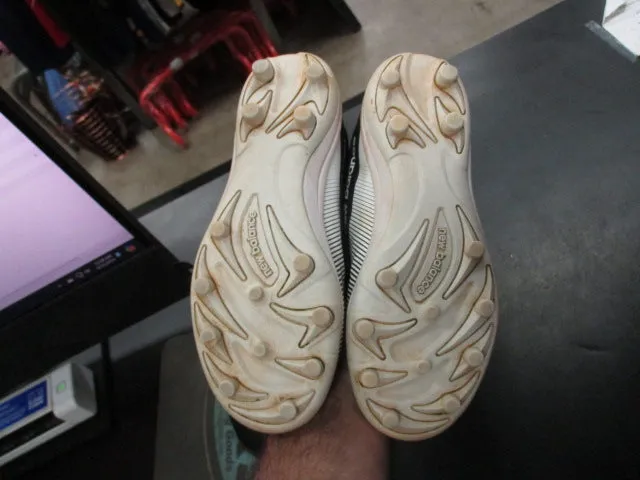 Used New Balance Cleats Size 2.5