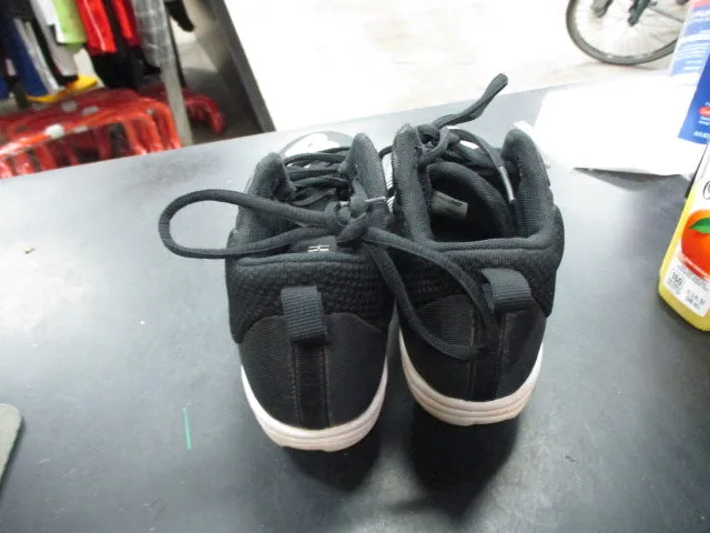 Used New Balance Cleats Size 2.5