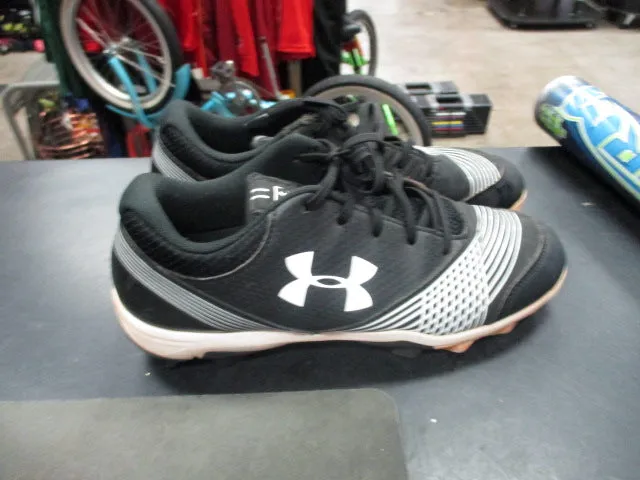 Used Under Armour Nylon Size 8.5 Baseball Cleats