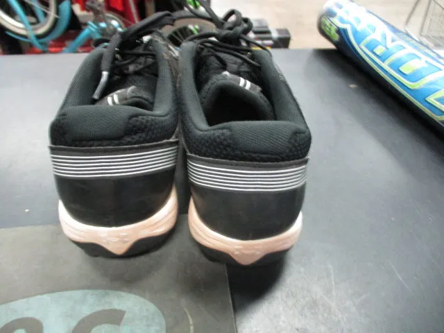 Used Under Armour Nylon Size 8.5 Baseball Cleats
